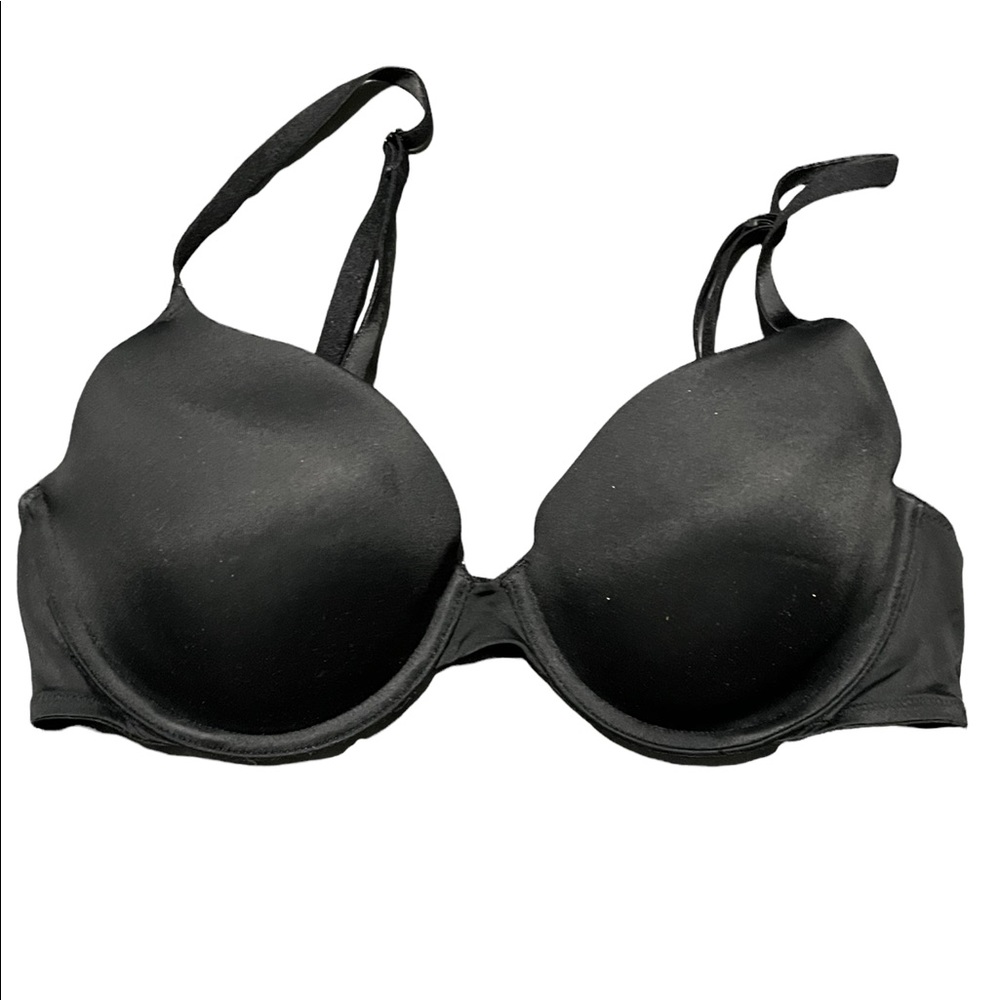 PINK BY VS BLACK BRA